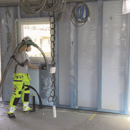 Izolacja ścian domu szkieletowego