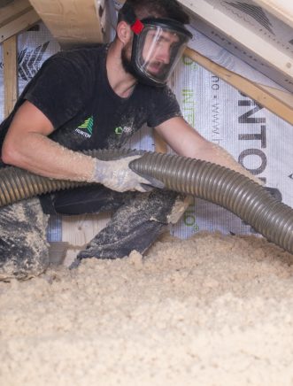 izolacja wdmuchiwana wełna drzewna